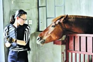 　　读研究生只为圆“骑士之梦”，花3个多月时间做马术产业调查写论文